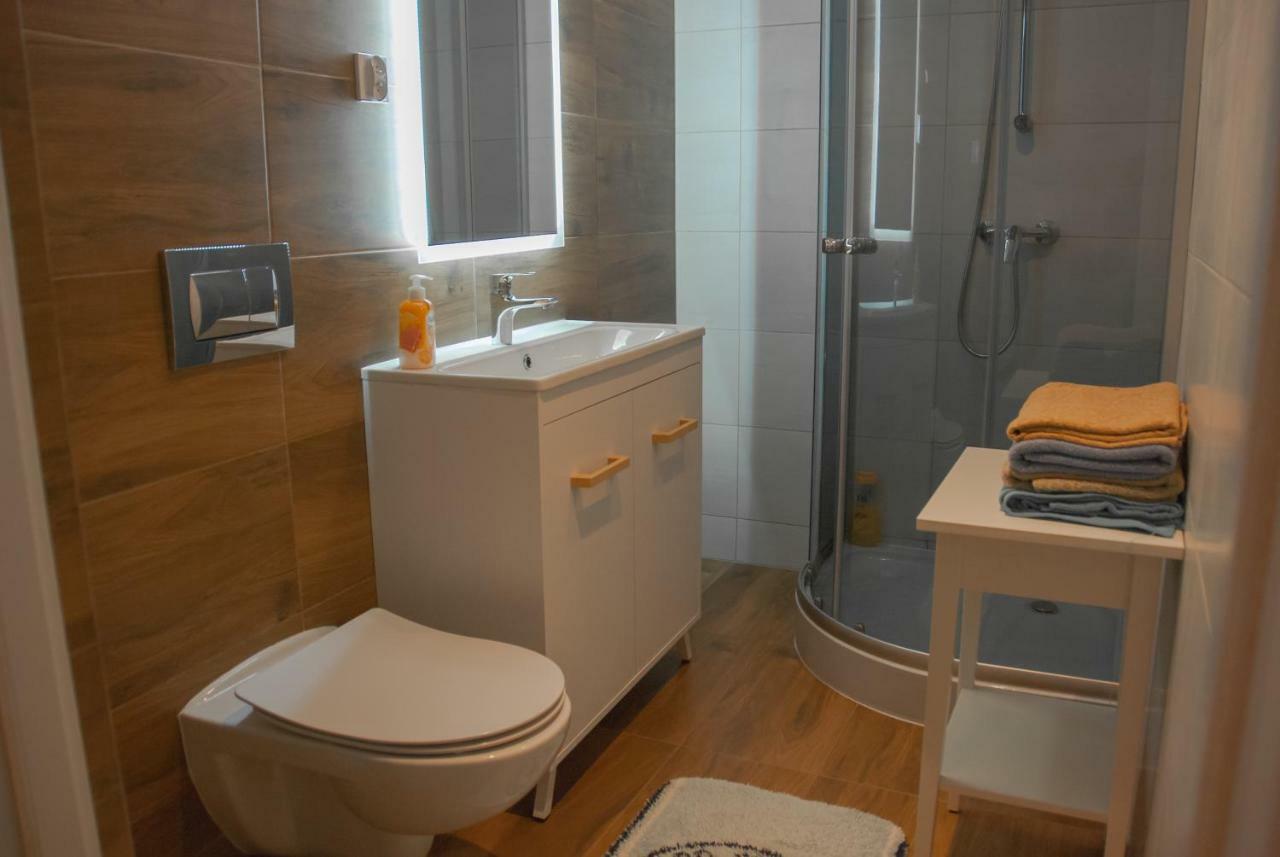 Noclegi "Boczna 5A" Apartamenty Goscinne Szczawno-Zdroj Exterior photo
