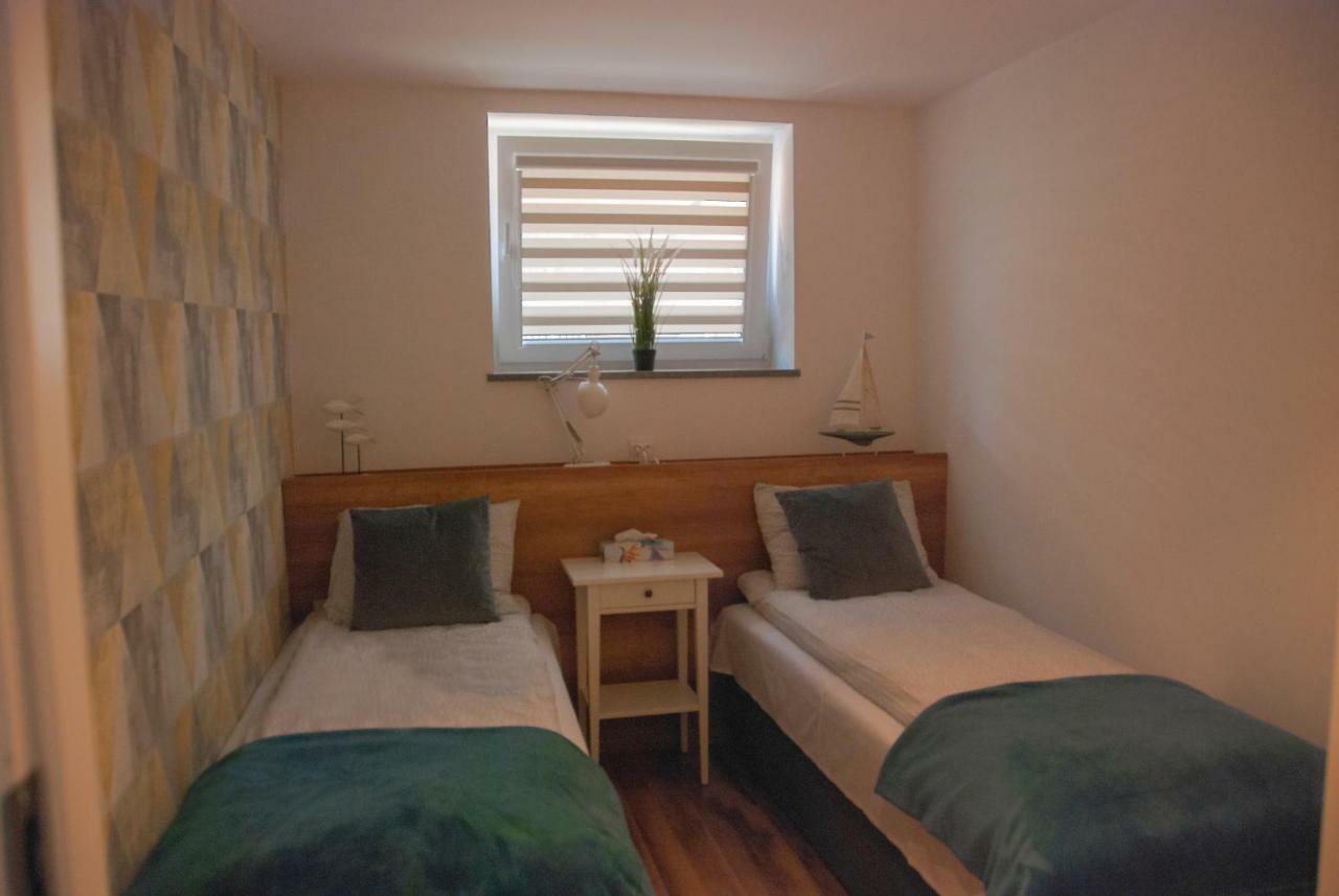 Noclegi "Boczna 5A" Apartamenty Goscinne Szczawno-Zdroj Exterior photo